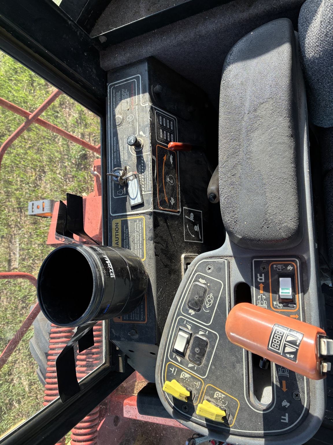  2002 NEW HOLLAND HW320 at LandMark in Gothenburg, NE