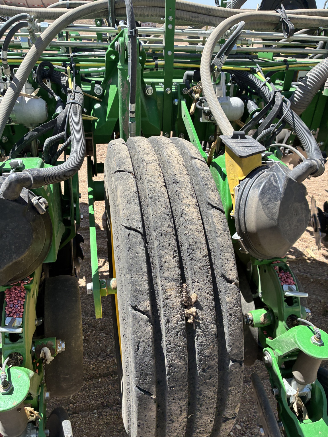  2022 John Deere 1775NT at LandMark in Gothenburg, NE