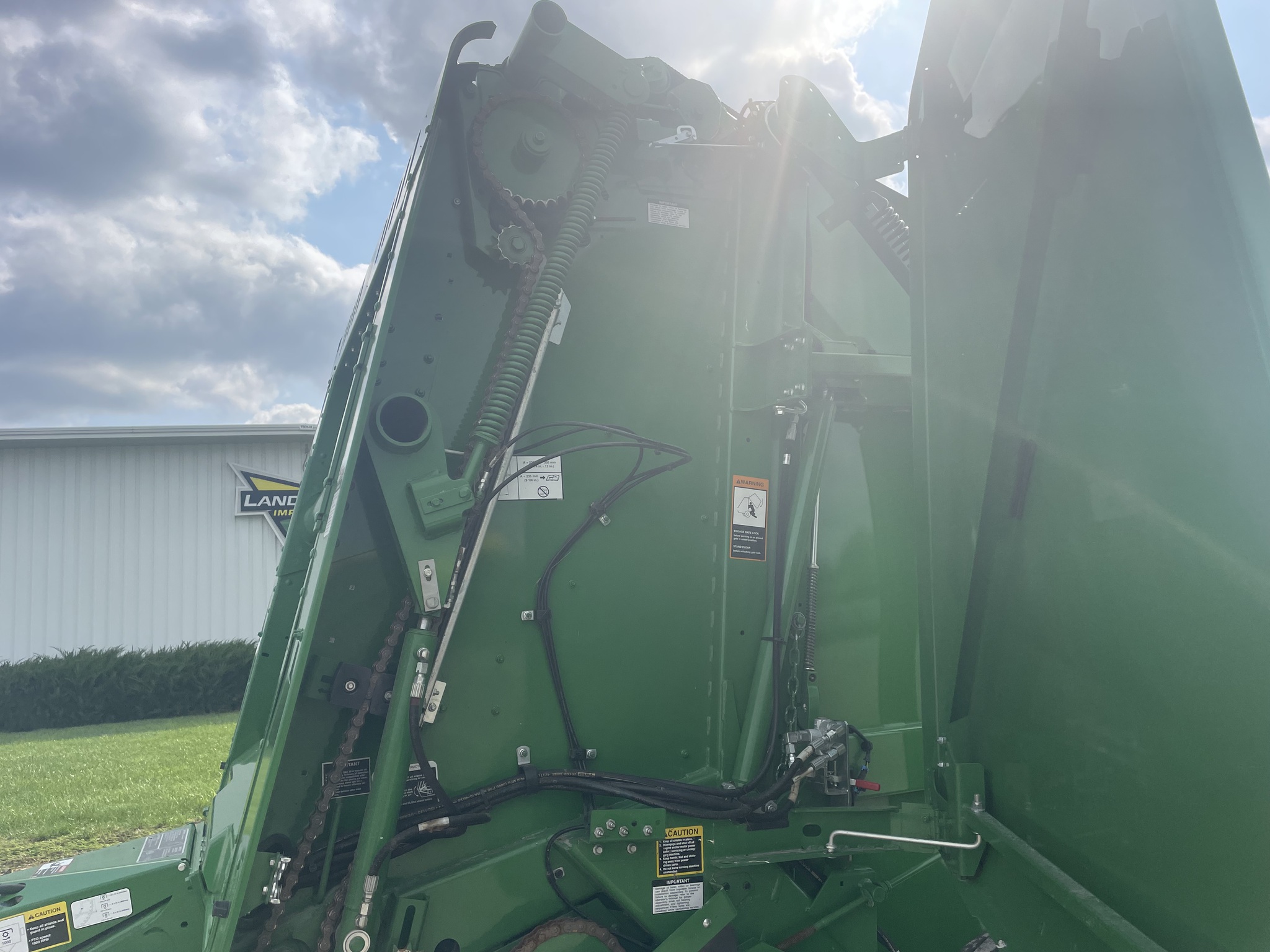  2022 John Deere 560R at LandMark in Marysville, KS