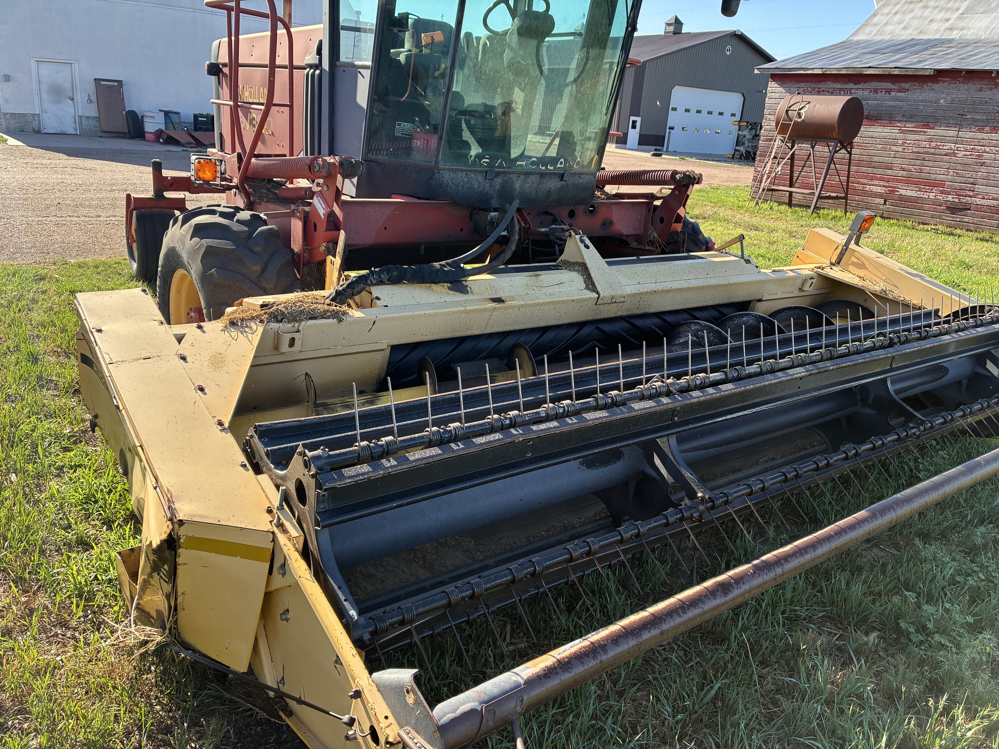  2002 NEW HOLLAND HW320 at LandMark in Gothenburg, NE