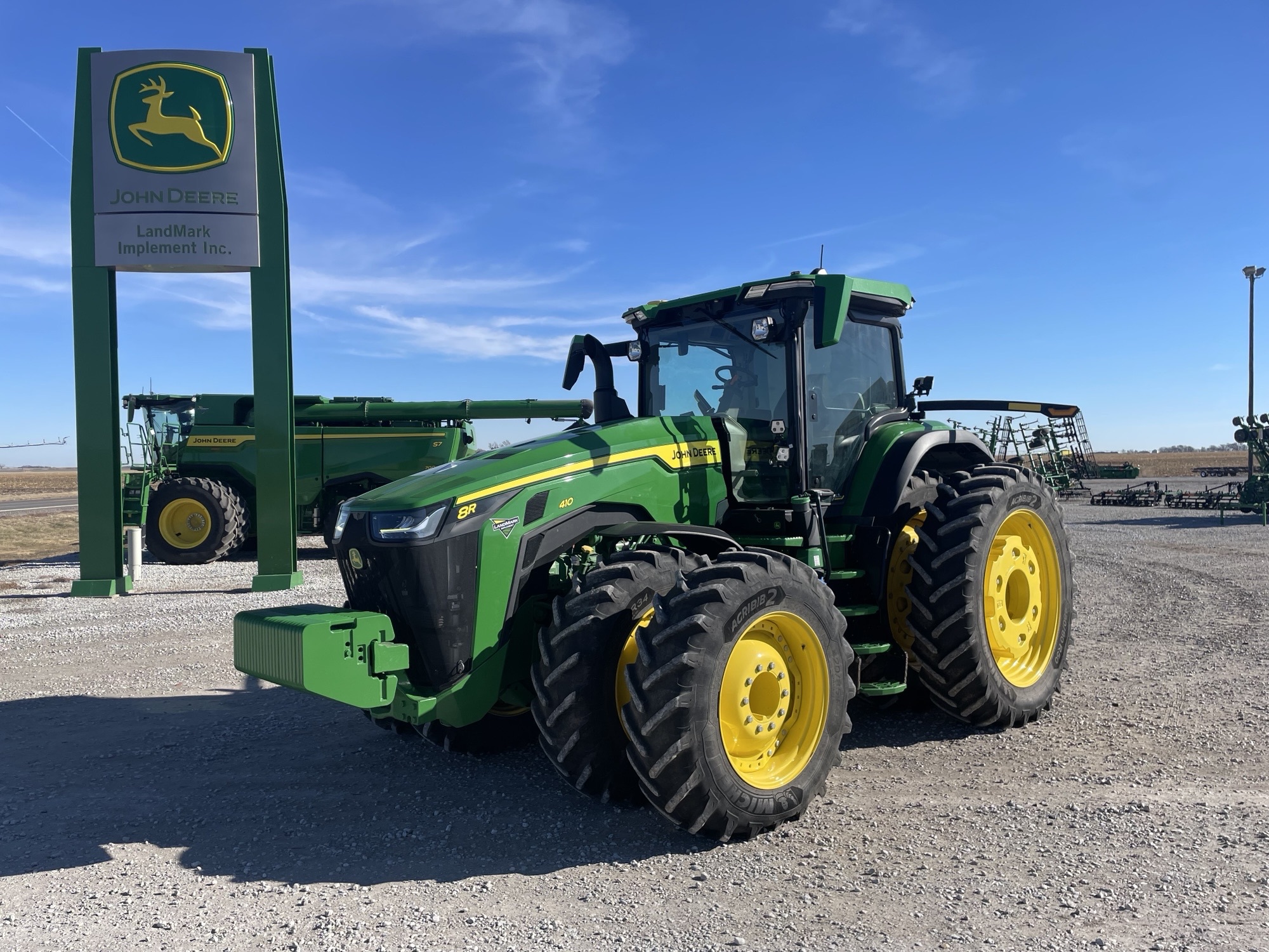  2024 John Deere 8R 410 at LandMark in Fairfield, NE