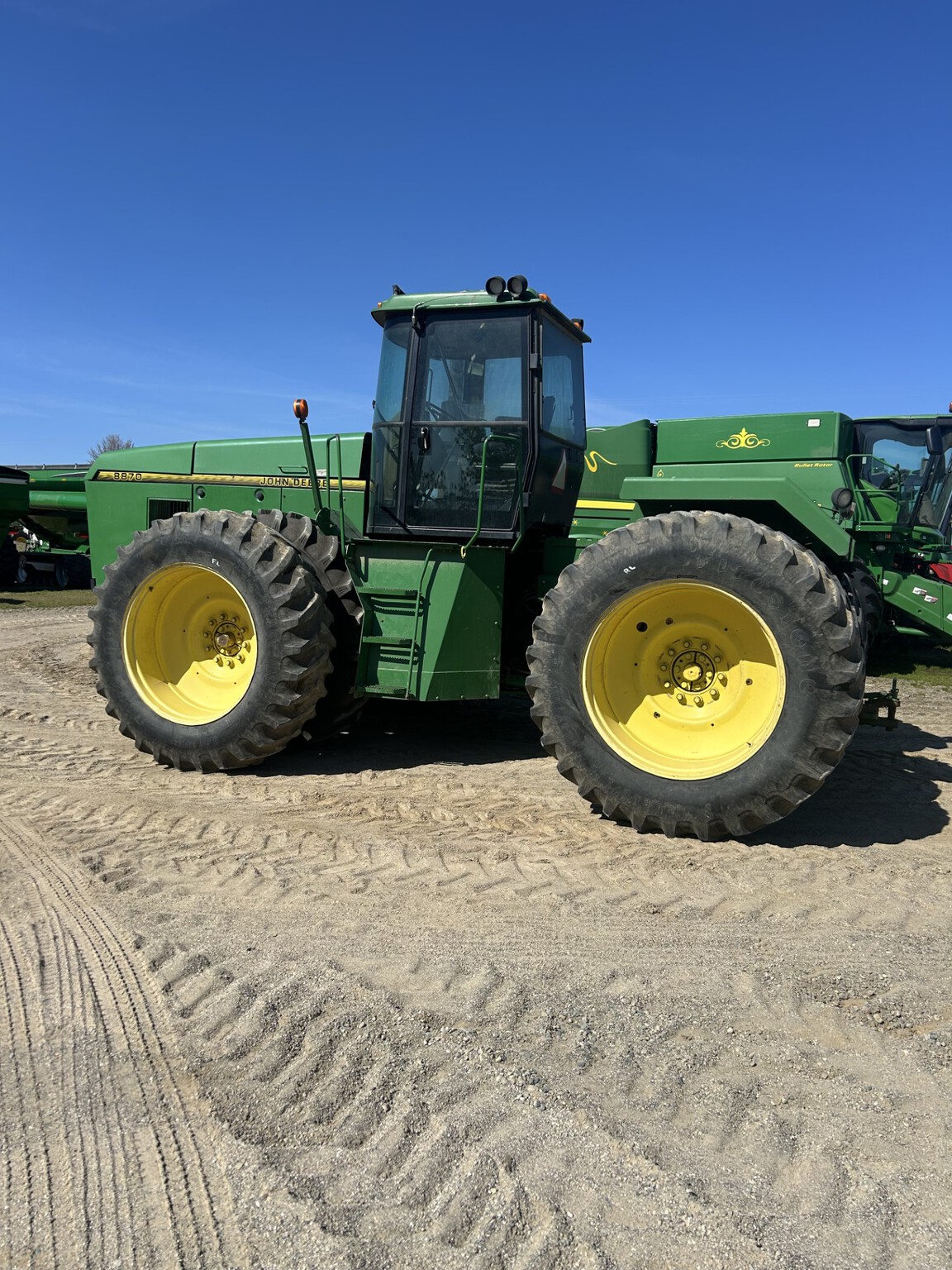 On Lot 1994 John Deere 8870 at Tri County Equipment Marlette, MI