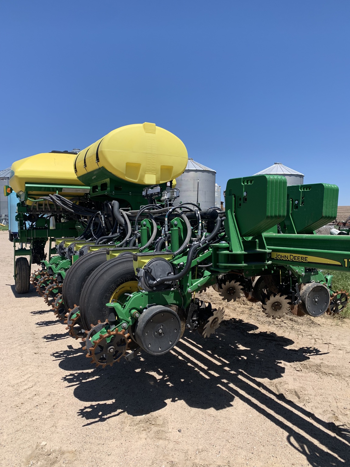  2017 John Deere 1775NT at LandMark in Arapahoe, NE