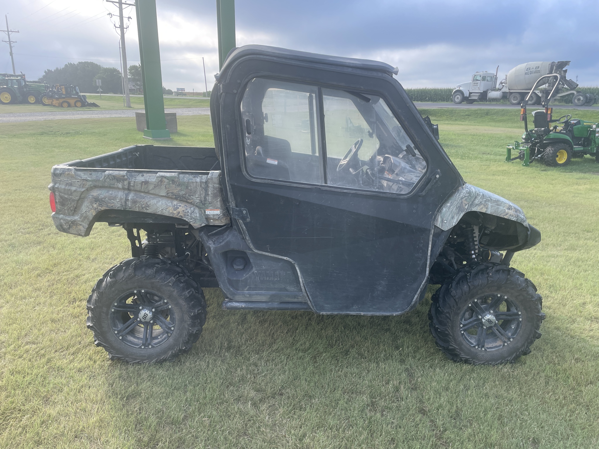  2016 Yamaha Viking at LandMark in Phillipsburg, KS