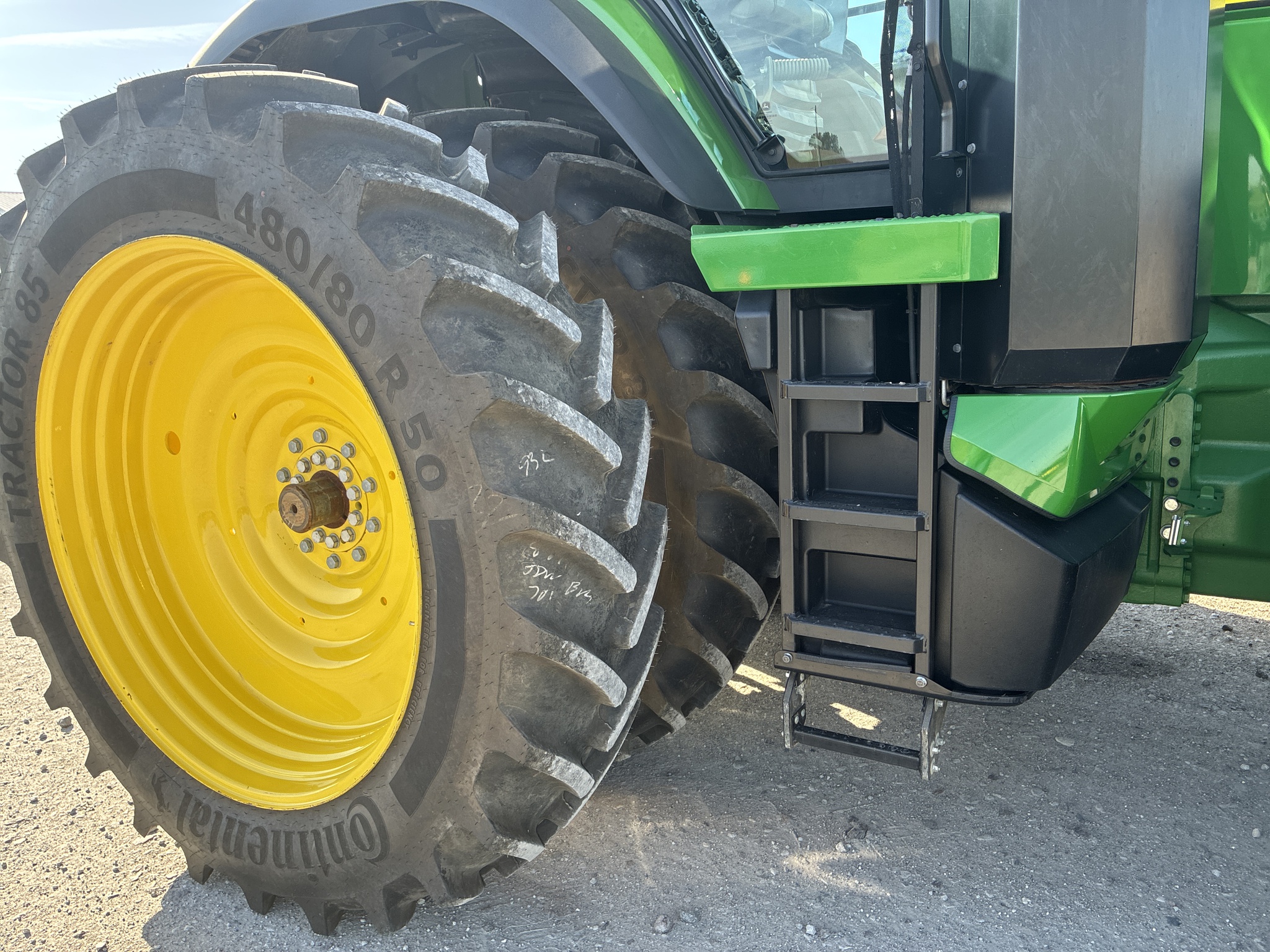  2024 John Deere 8R 370 at LandMark in Marysville, KS
