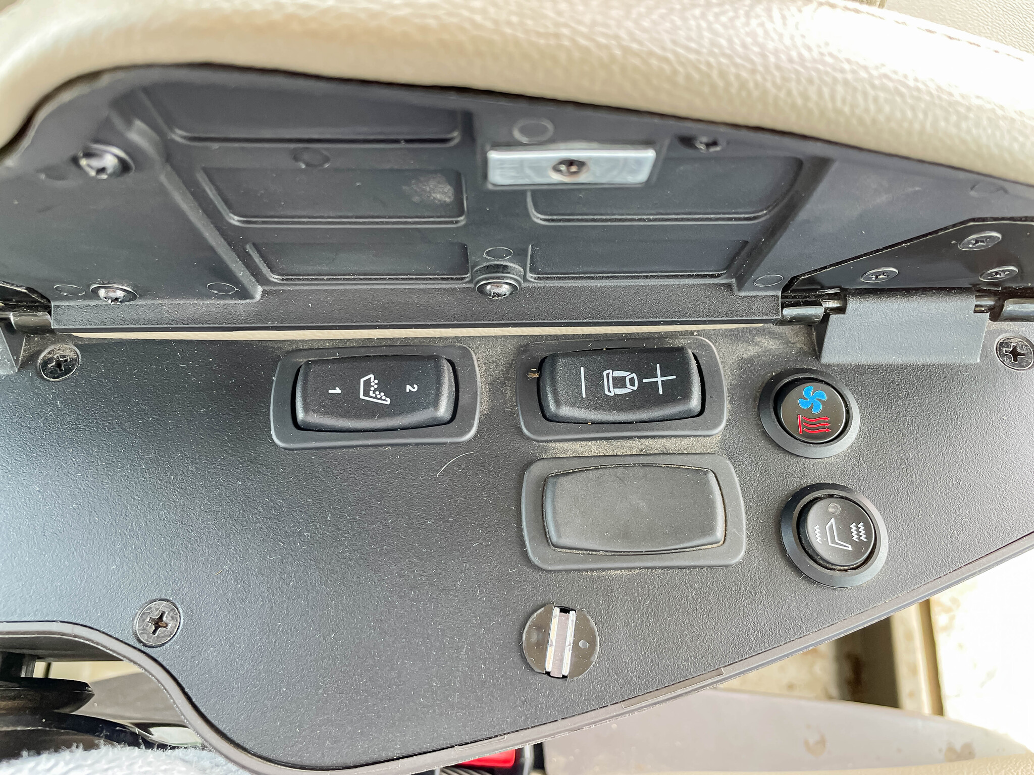  2024 John Deere 8R 370 at LandMark in Beatrice, NE