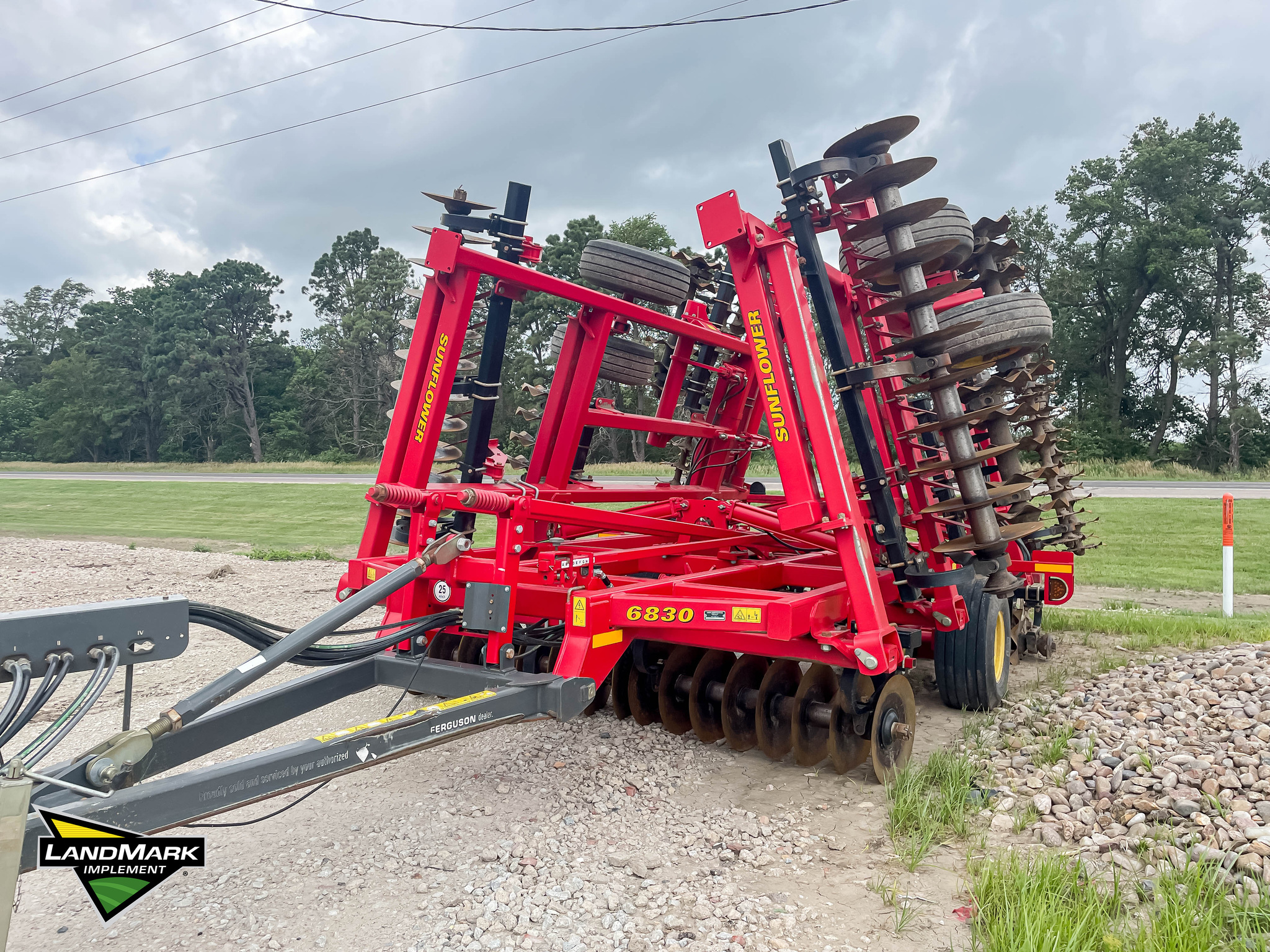  2021 Sunflower 6830-25 at LandMark in Minden, NE