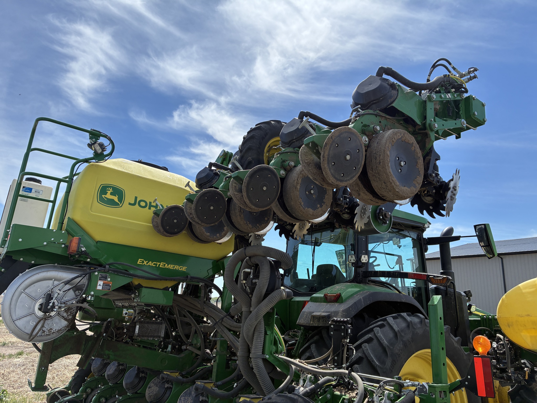  2024 John Deere 1725 at LandMark in Gothenburg, NE