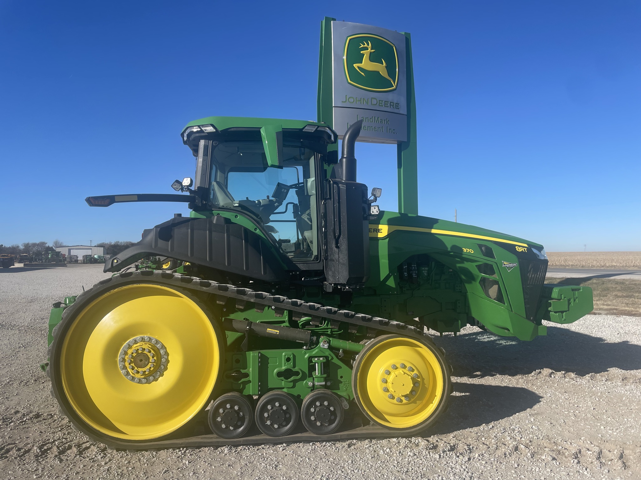  2024 John Deere 8RT 370 at LandMark in Fairfield, NE