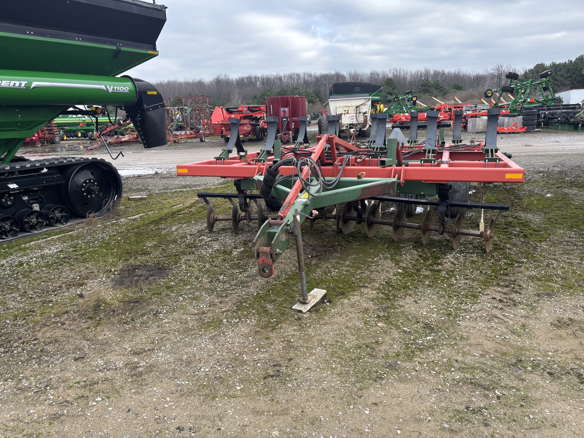 On Lot  Brillion LCS7-1 at Tri County Equipment Sandusky, MI