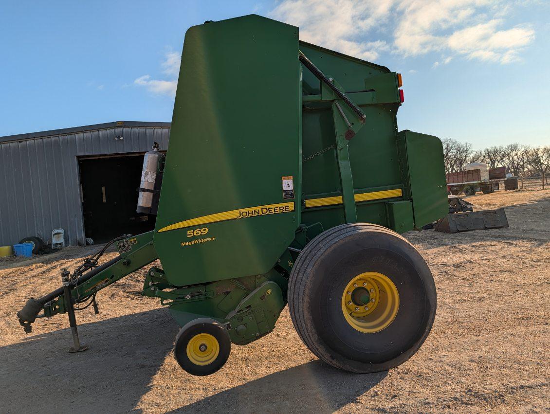  2015 John Deere 569 at LandMark in Minden, NE