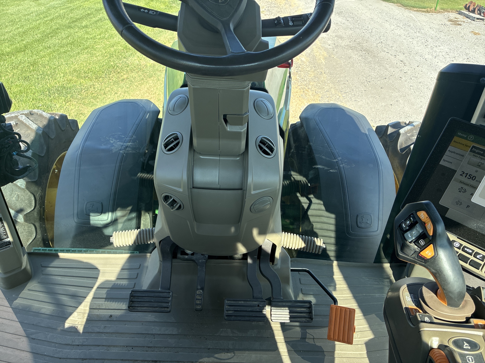  2024 John Deere 8R 370 at LandMark in Marysville, KS