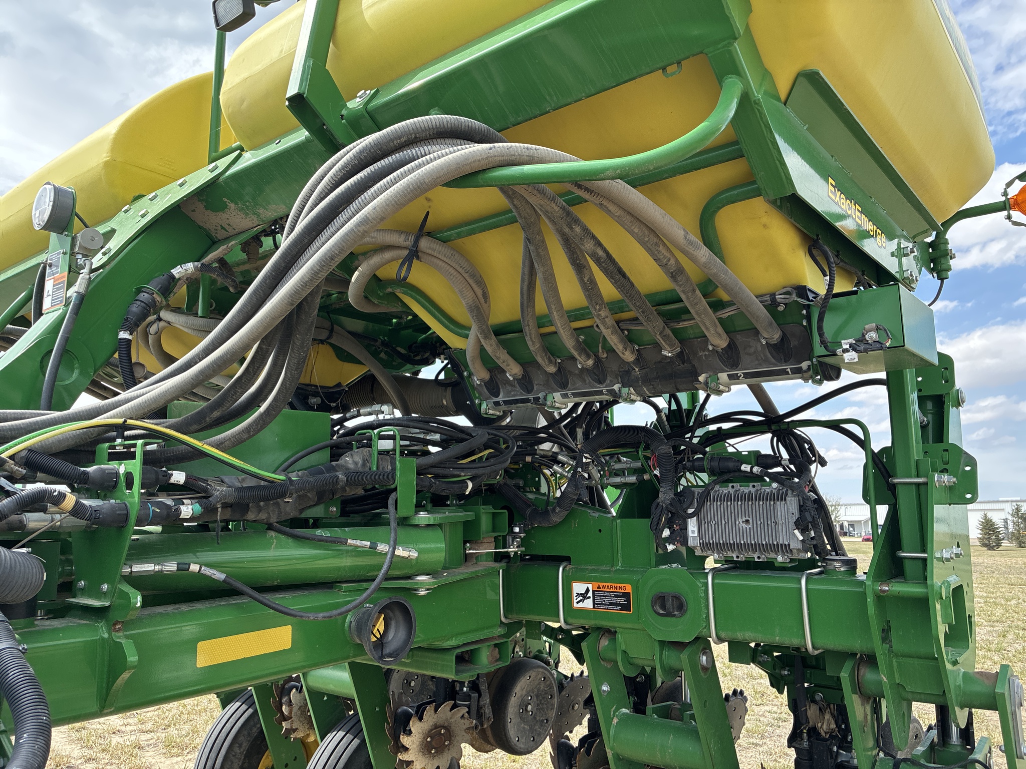  2018 John Deere 1775NT at LandMark in Hebron, NE