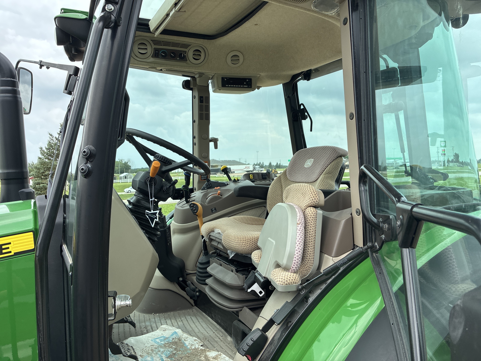  2023 John Deere 5090M at LandMark in Hebron, NE