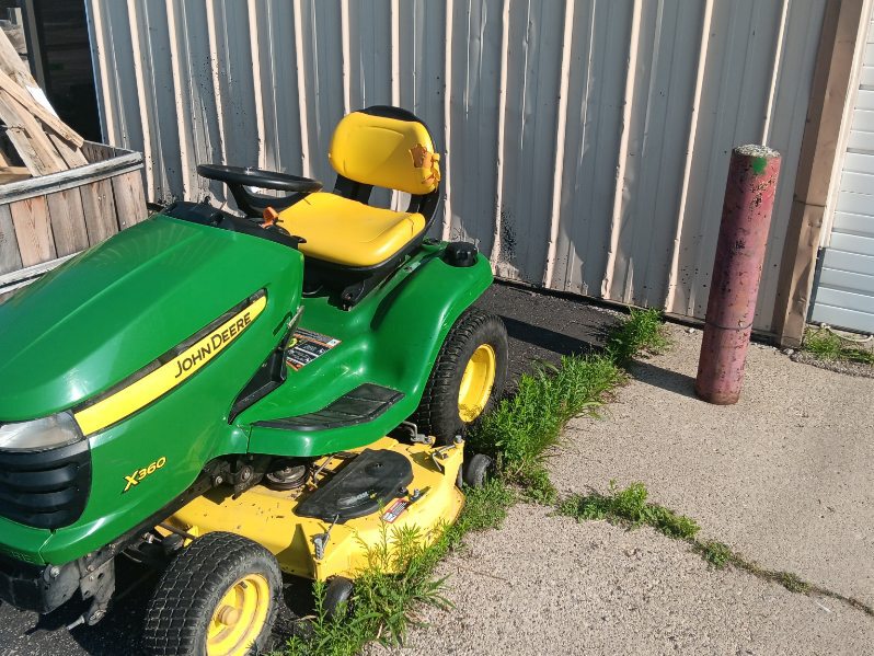 Used 2010 John Deere X360 at Tri County Equipment Burton, MI