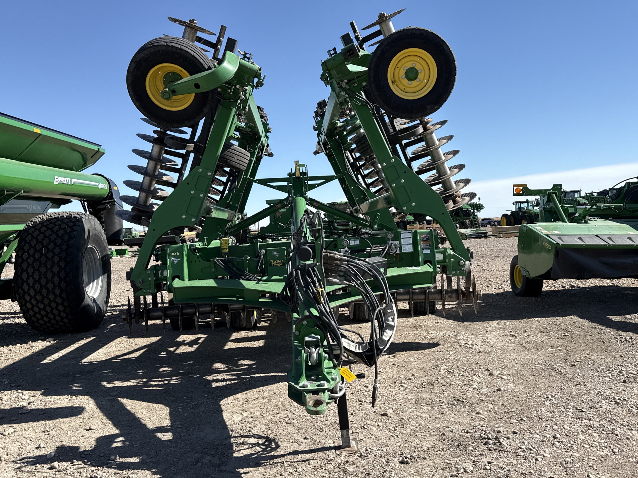  2019 John Deere 2660VT at LandMark in Lexington, NE