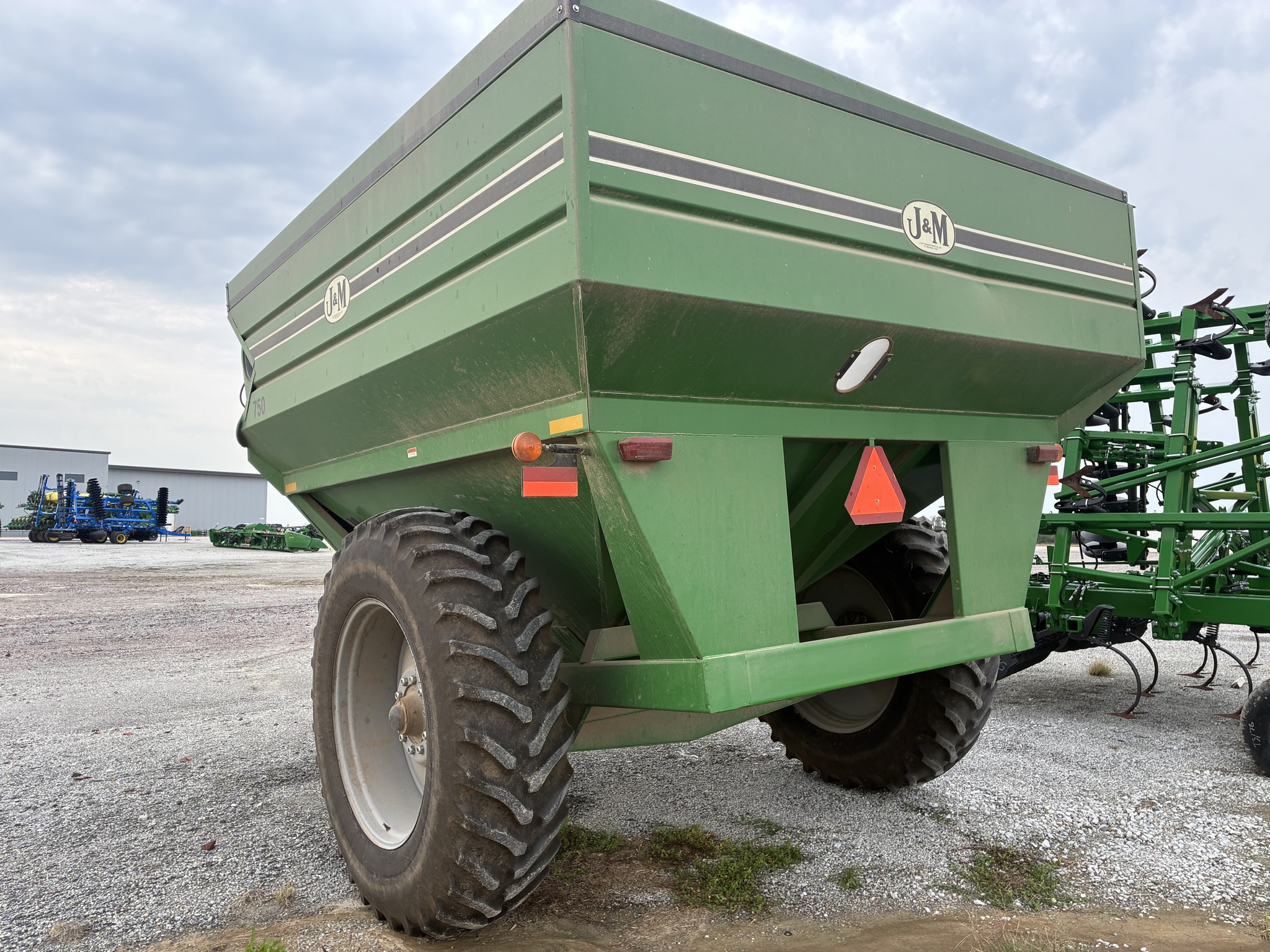   J&m 750-18 at LandMark in Hebron, NE