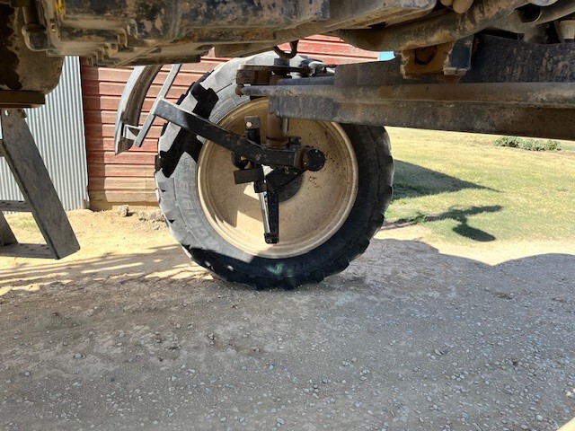  2013 Apache AS1025 at LandMark in Phillipsburg, KS