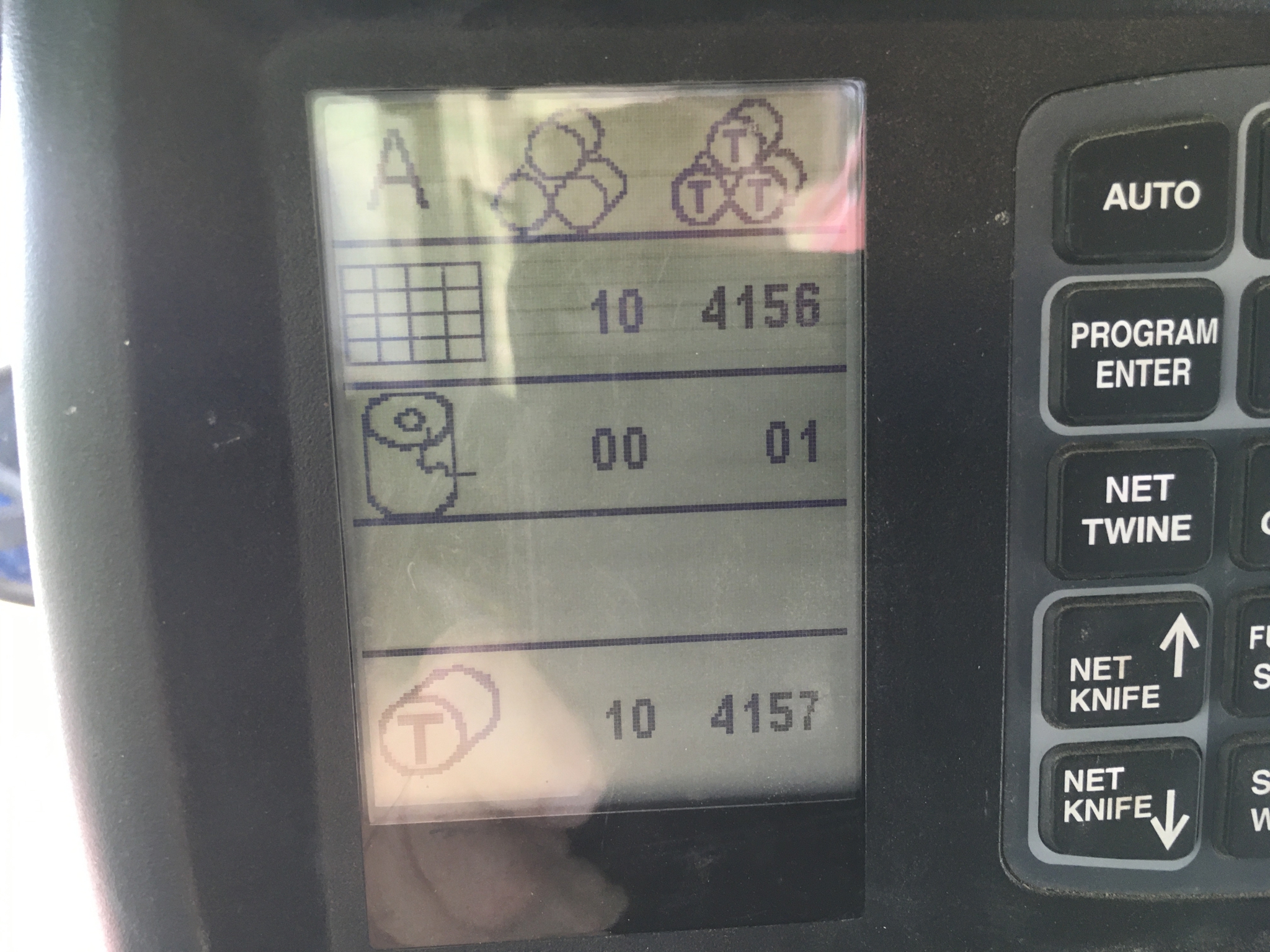  2023 NEW HOLLAND Rollbelt 560 at LandMark in Phillipsburg, KS