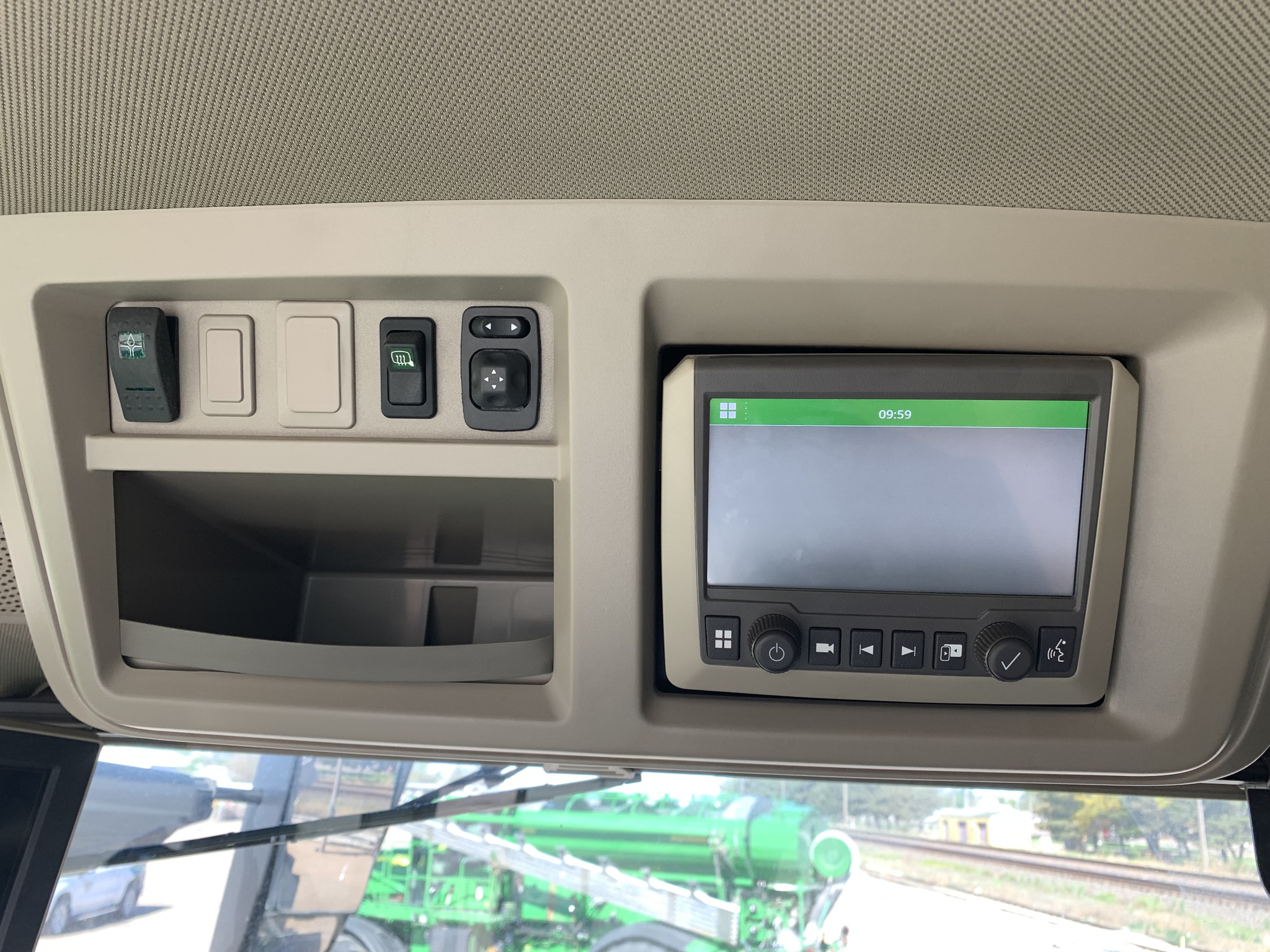  2023 John Deere 600R at LandMark in Gothenburg, NE