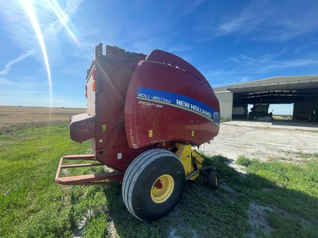  2014 NEW HOLLAND Rollbelt 560 at LandMark in Phillipsburg, KS