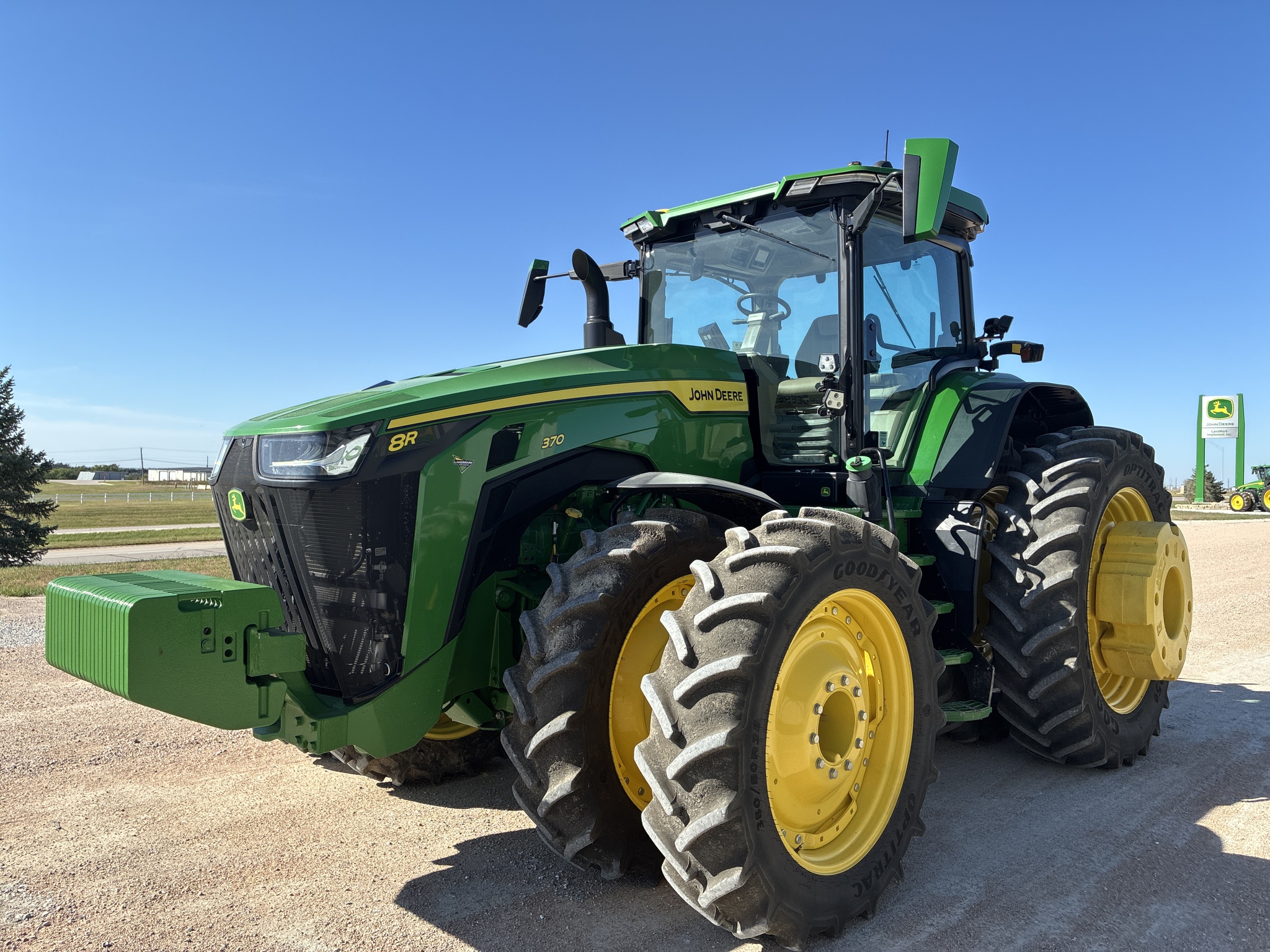  2025 John Deere 8R 370 at LandMark in Hebron, NE