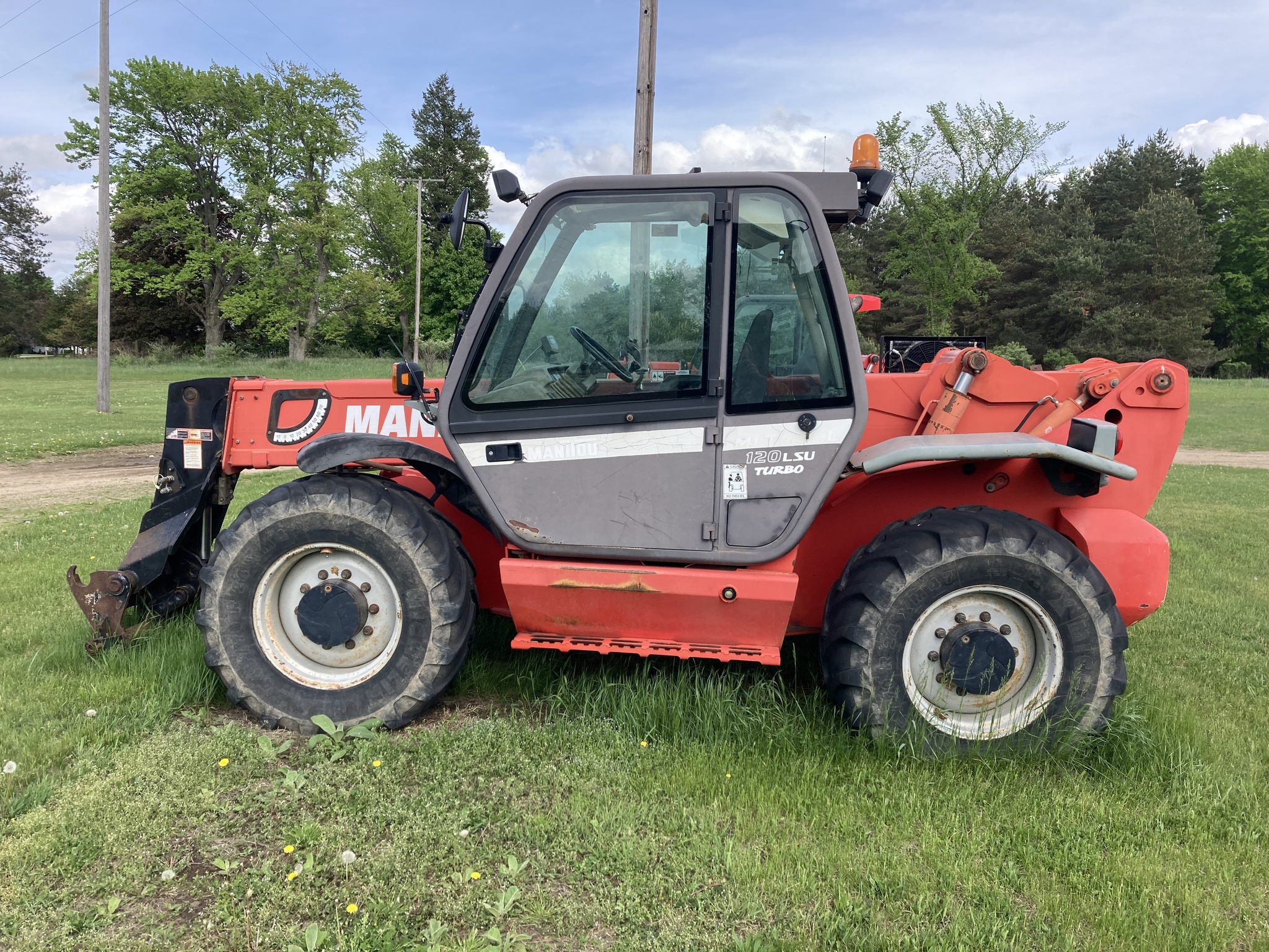 On Lot 2005 Manitou MLT940L120LSU at Tri County Equipment Sandusky, MI