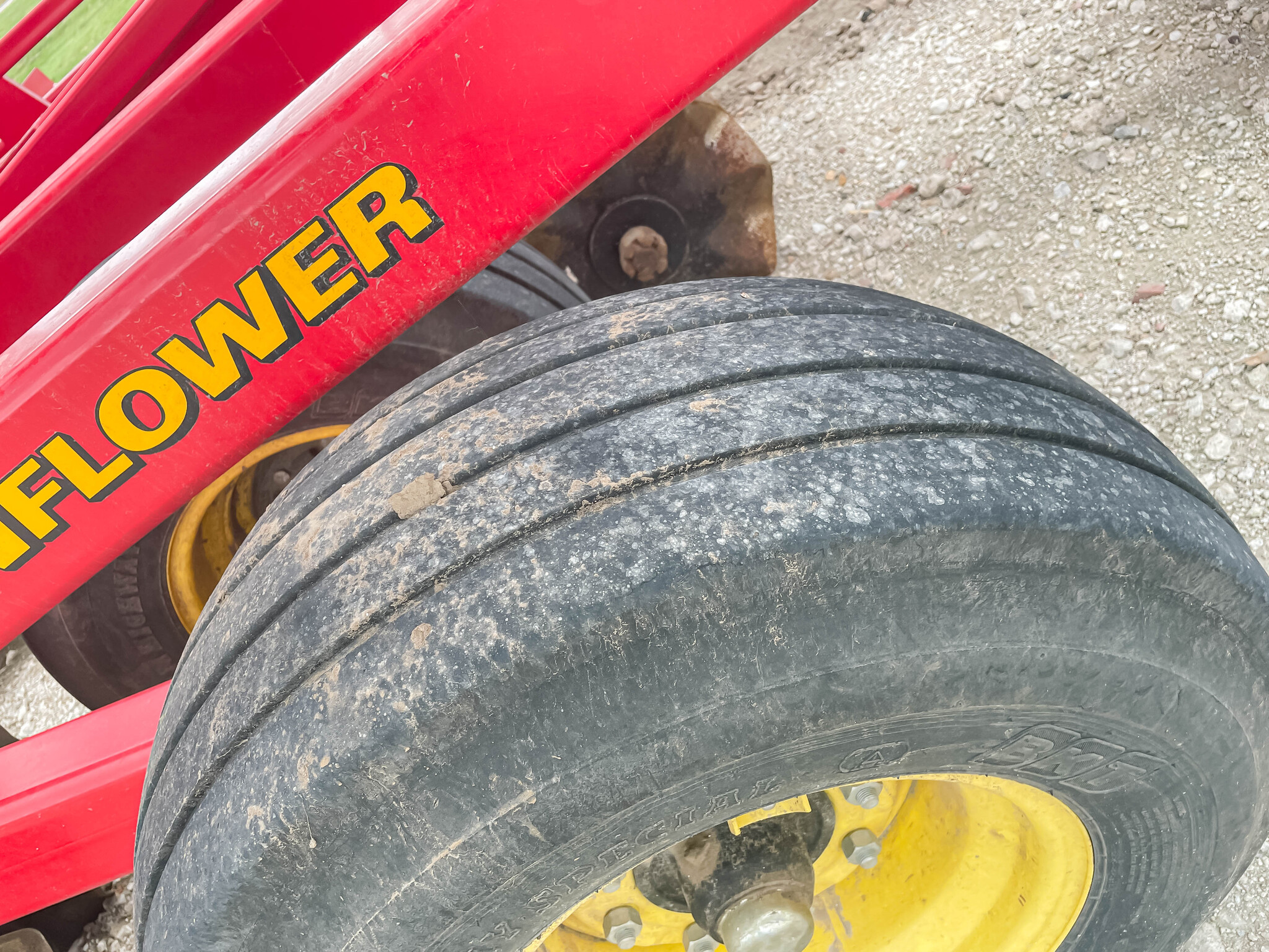  2021 Sunflower 6830-25 at LandMark in Minden, NE