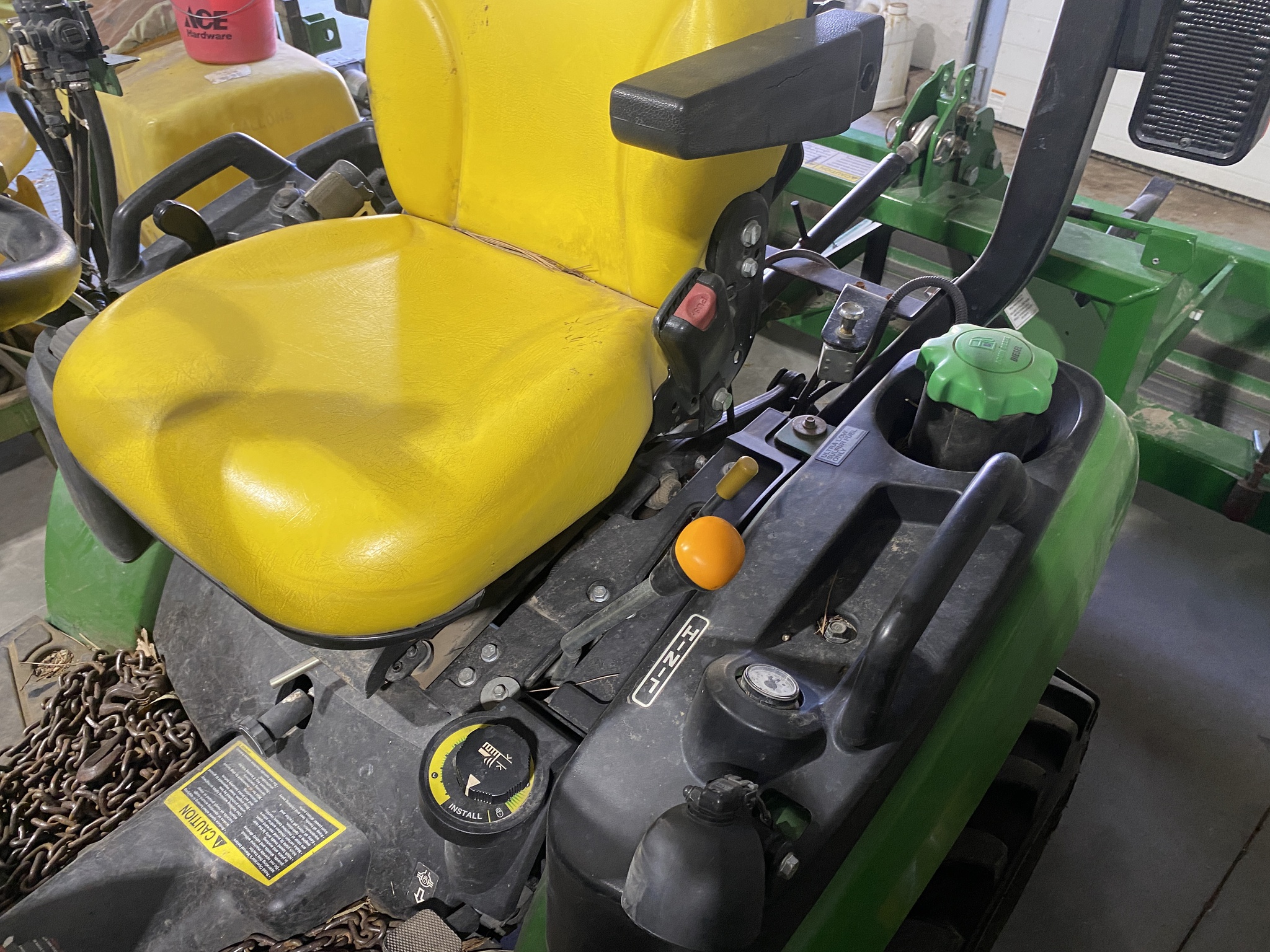  2015 John Deere 1025R at LandMark in Hebron, NE