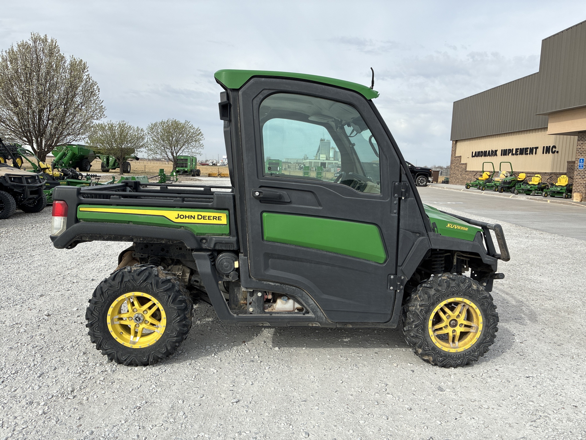  2021 John Deere XUV 835R at LandMark in Kearney, NE