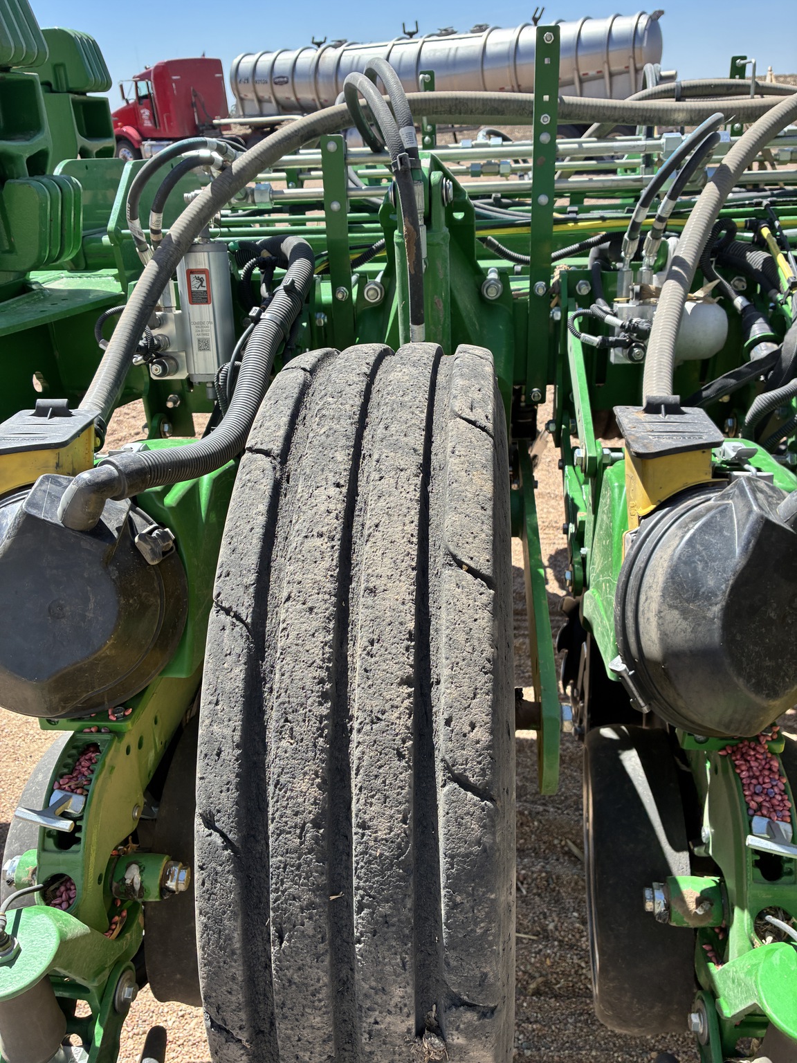  2022 John Deere 1775NT at LandMark in Gothenburg, NE