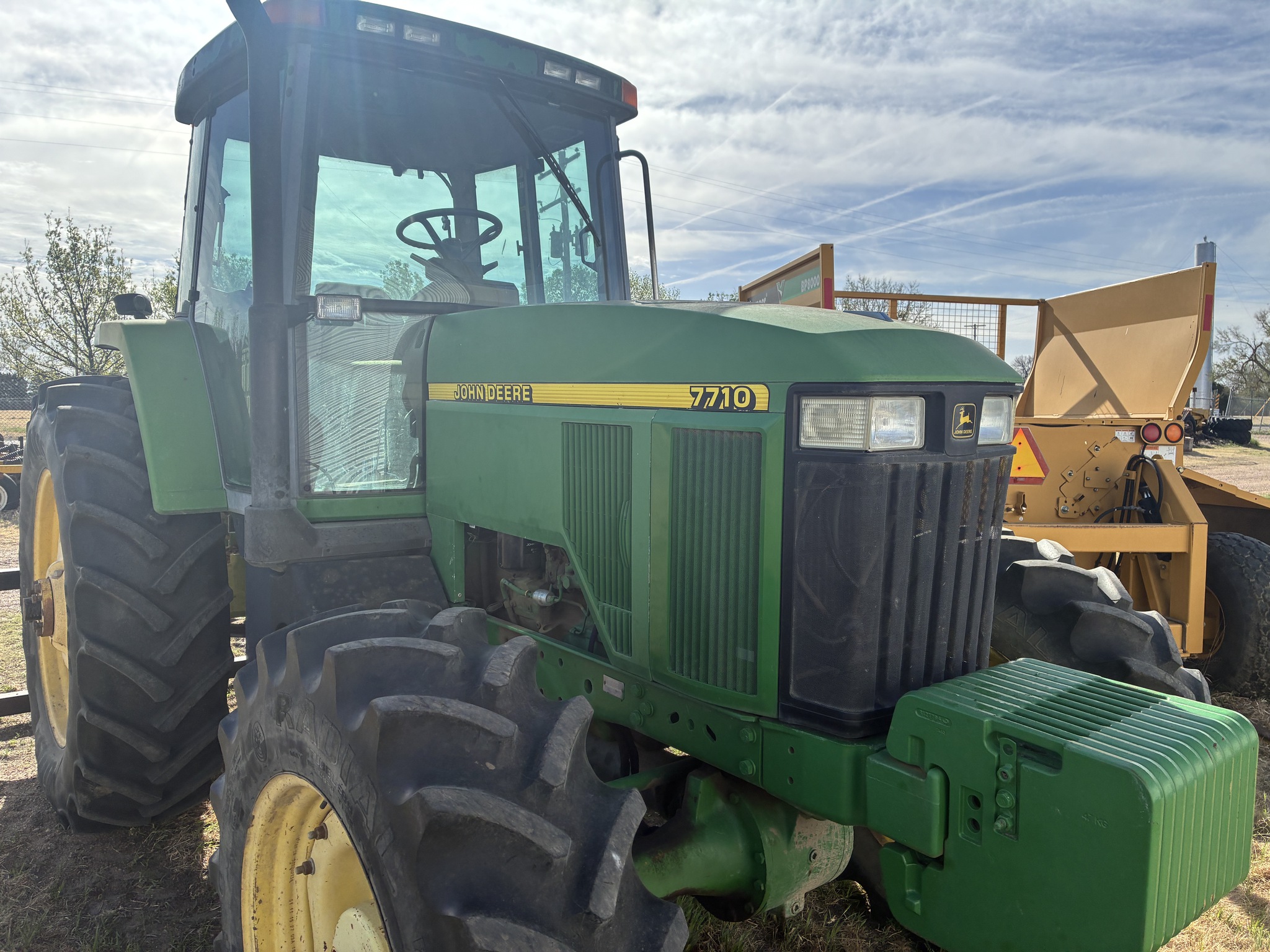  1998 John Deere 7710 at LandMark in Gothenburg, NE