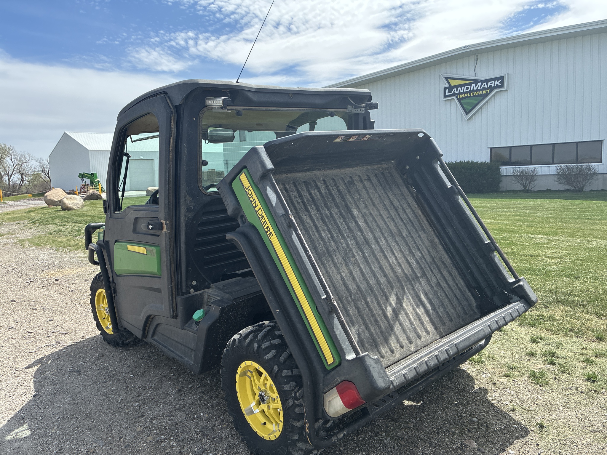  2019 John Deere XUV 865M at LandMark in Marysville, KS