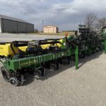  2025 John Deere 1725 at LandMark in Hastings, NE