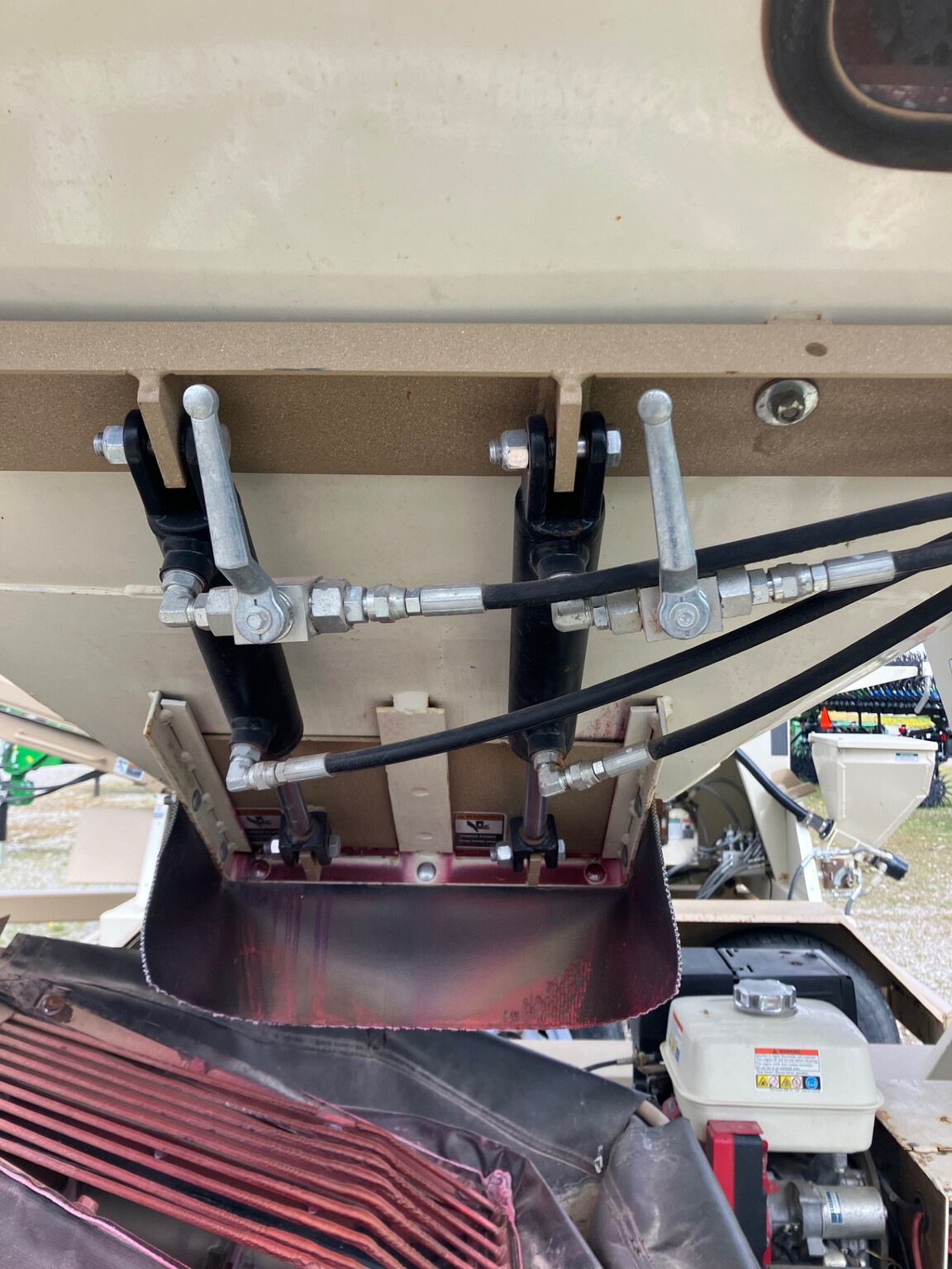 On Lot 2011 Unverferth 3750 at Tri County Equipment Caro, MI