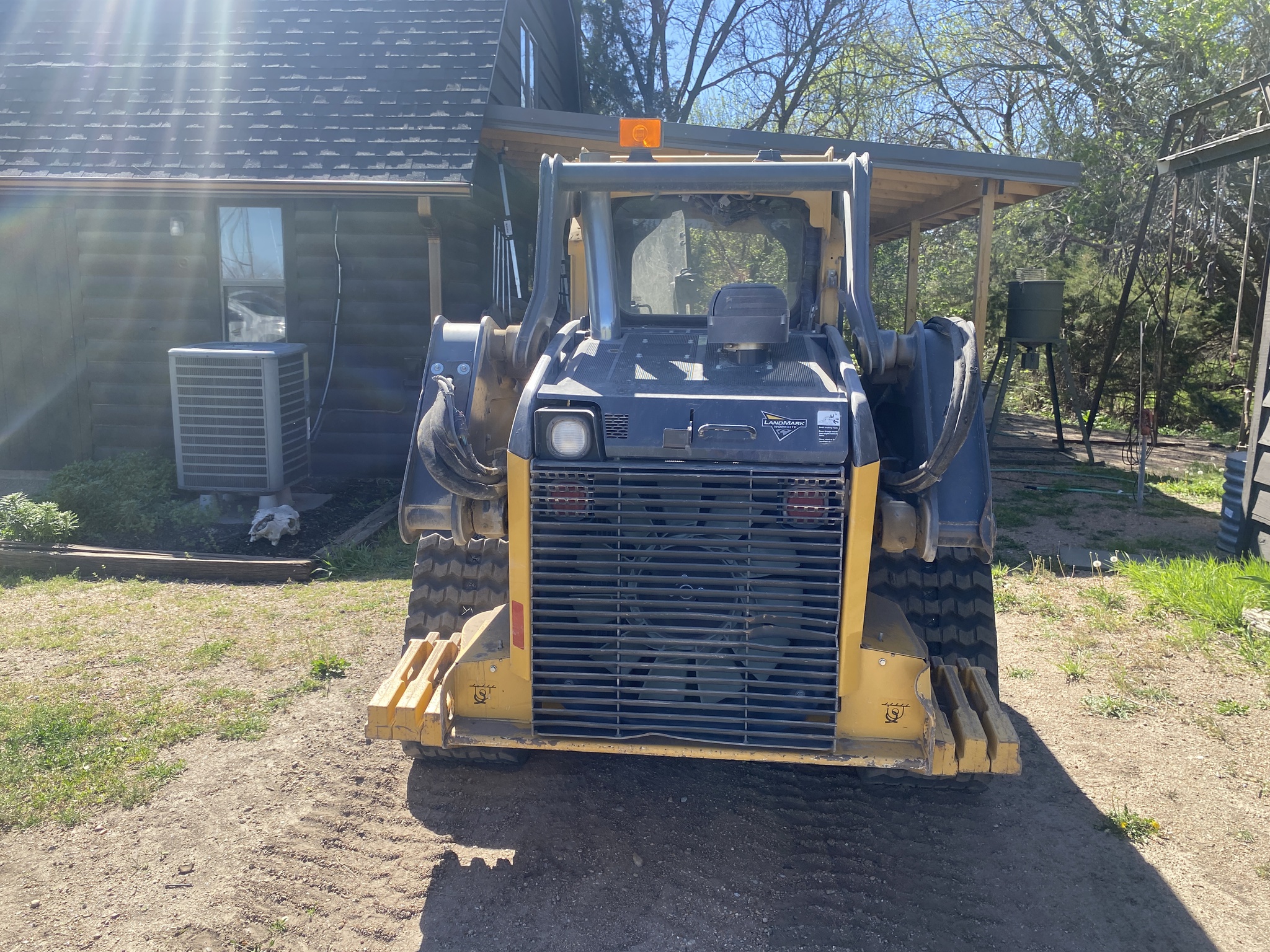  2016 John Deere 323E at LandMark in Hebron, NE