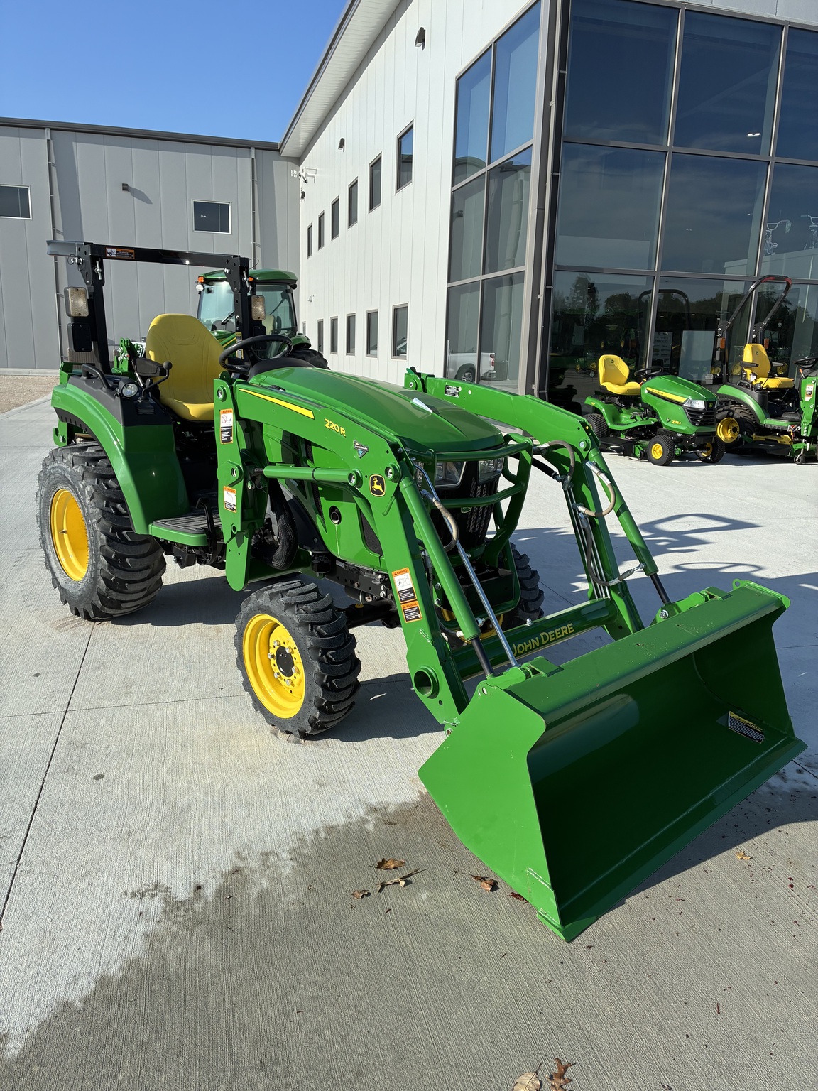  2022 John Deere 2032R at LandMark in Hastings, NE