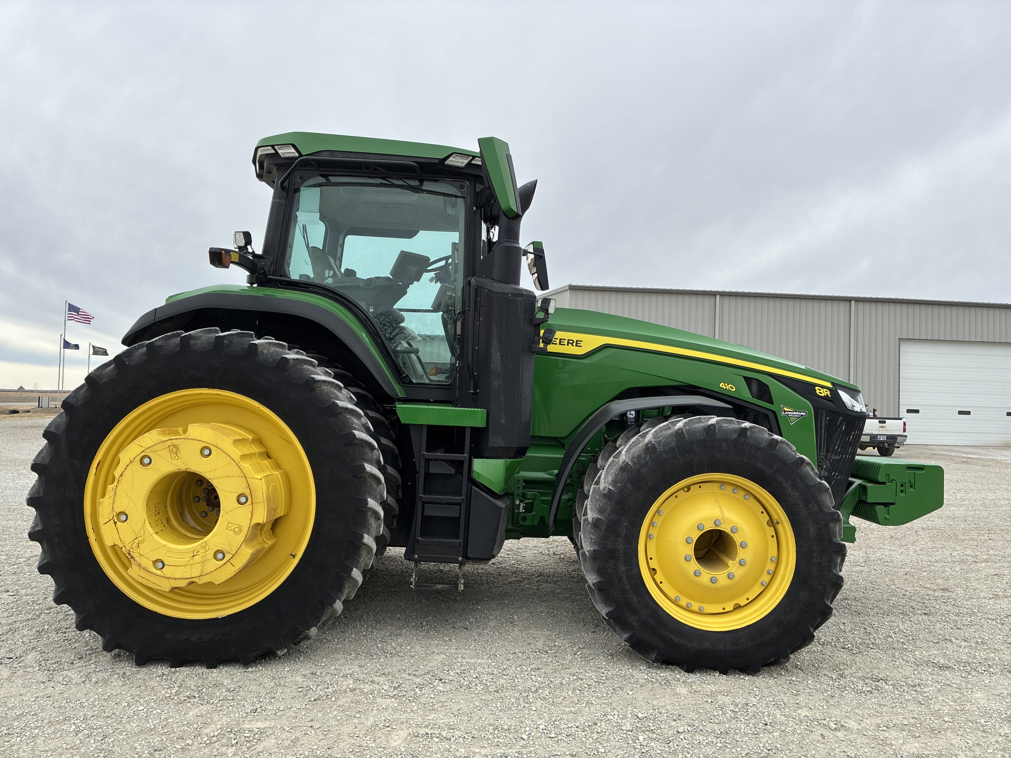 2023 John Deere 8R 410 at LandMark in Smith Center, KS
