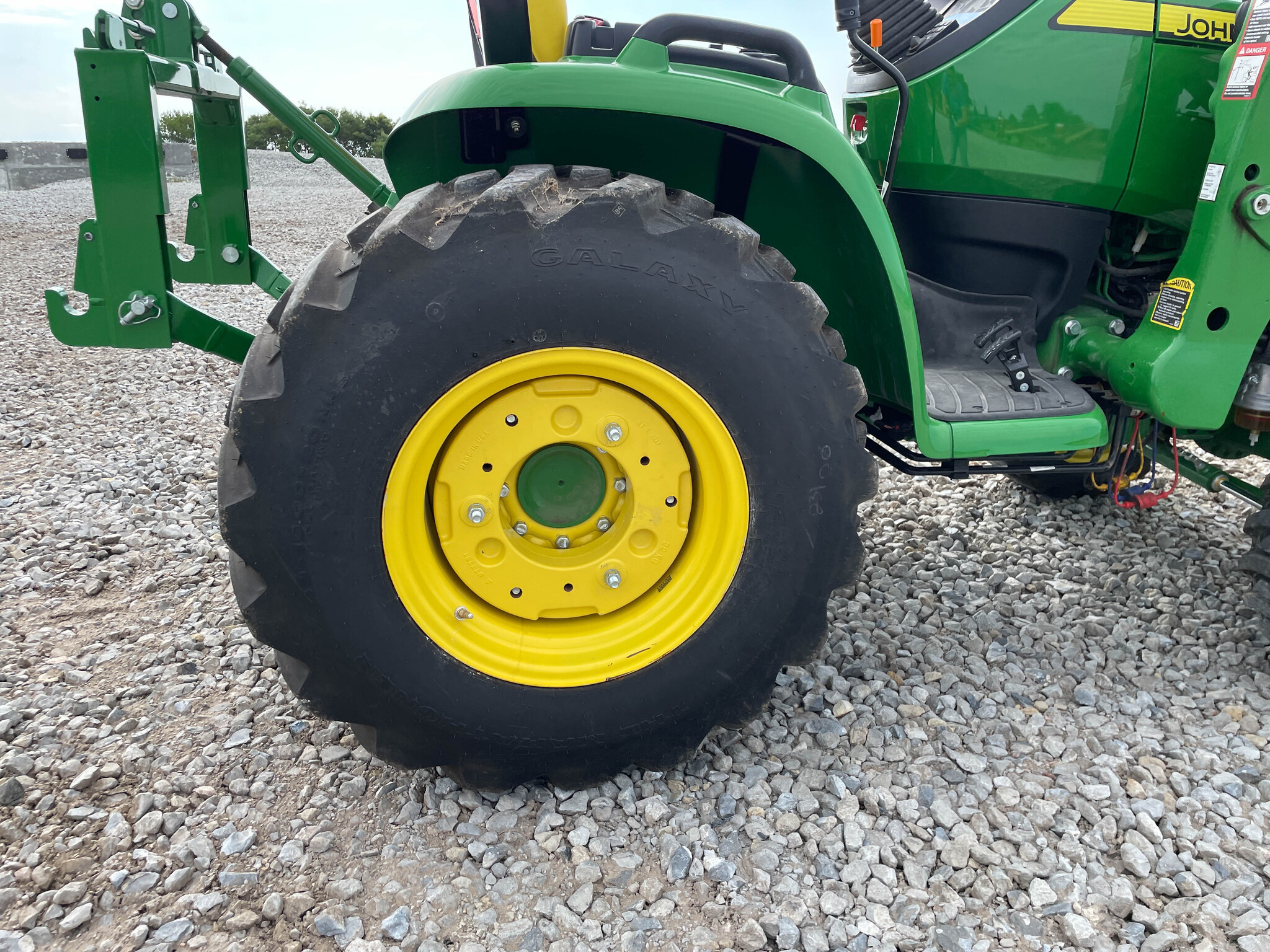  2022 John Deere 3046R at LandMark in Holdrege, NE