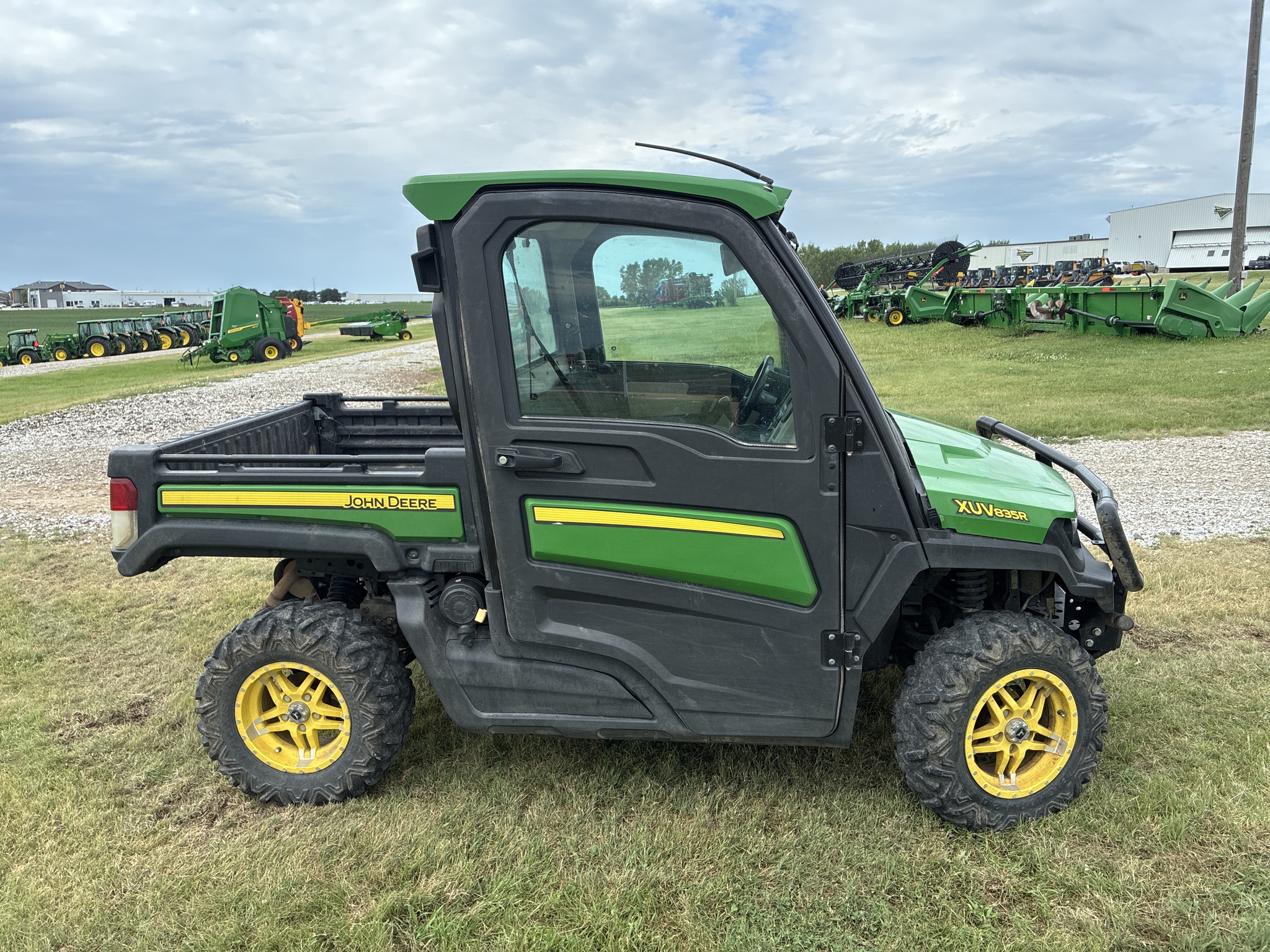  2019 John Deere XUV 835R at LandMark in Beatrice, NE