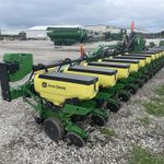  2021 John Deere 1725 at LandMark in Fairfield, NE