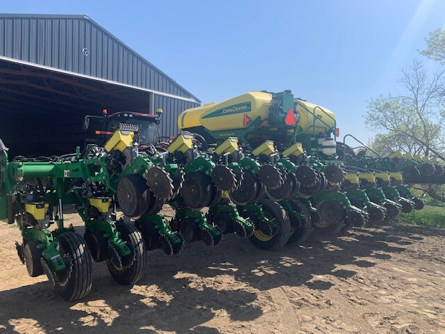  2018 John Deere 1795 at LandMark in Fairfield, NE