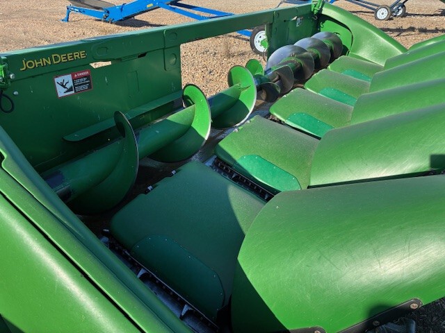  2015 John Deere 606C at LandMark in Lexington, NE