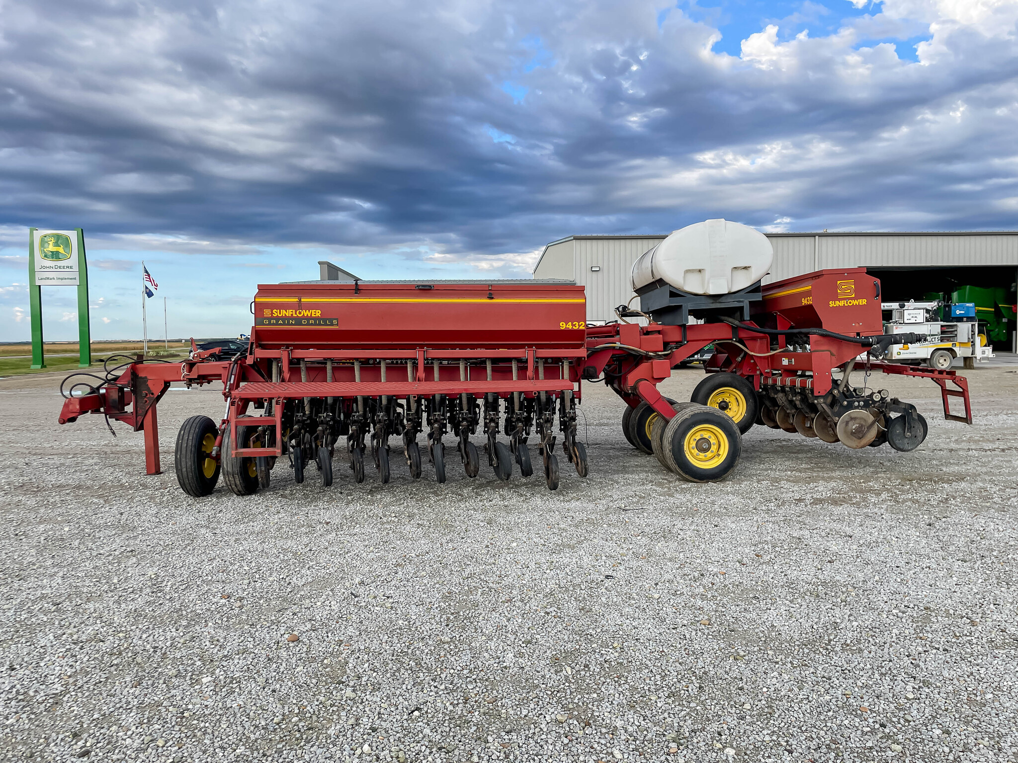  2000 Sunflower 9432 at LandMark in Smith Center, KS