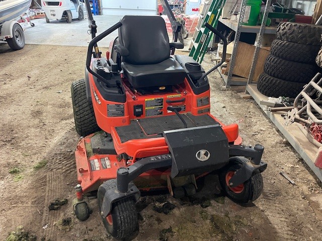   KUBOTA ZD323 at LandMark in Kearney, NE