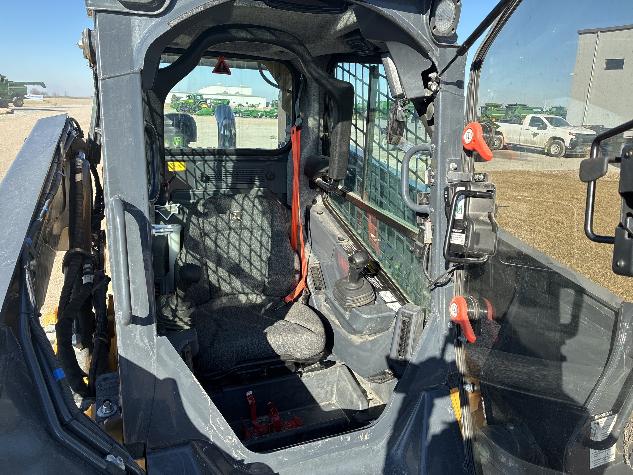  2024 John Deere 333G at LandMark in Hebron, NE