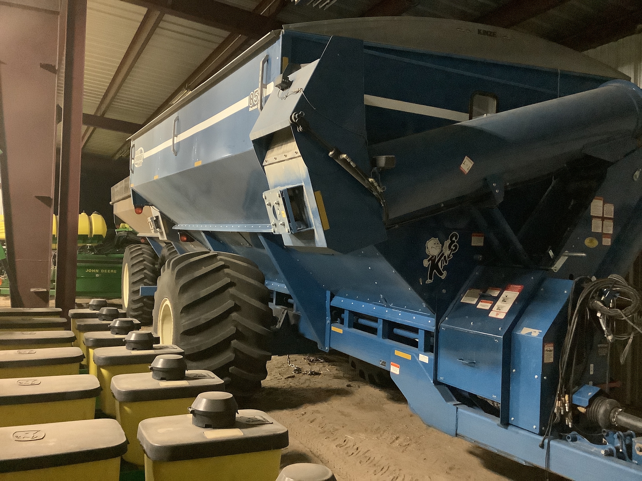  2011 Kinze 850 at LandMark in Arapahoe, NE