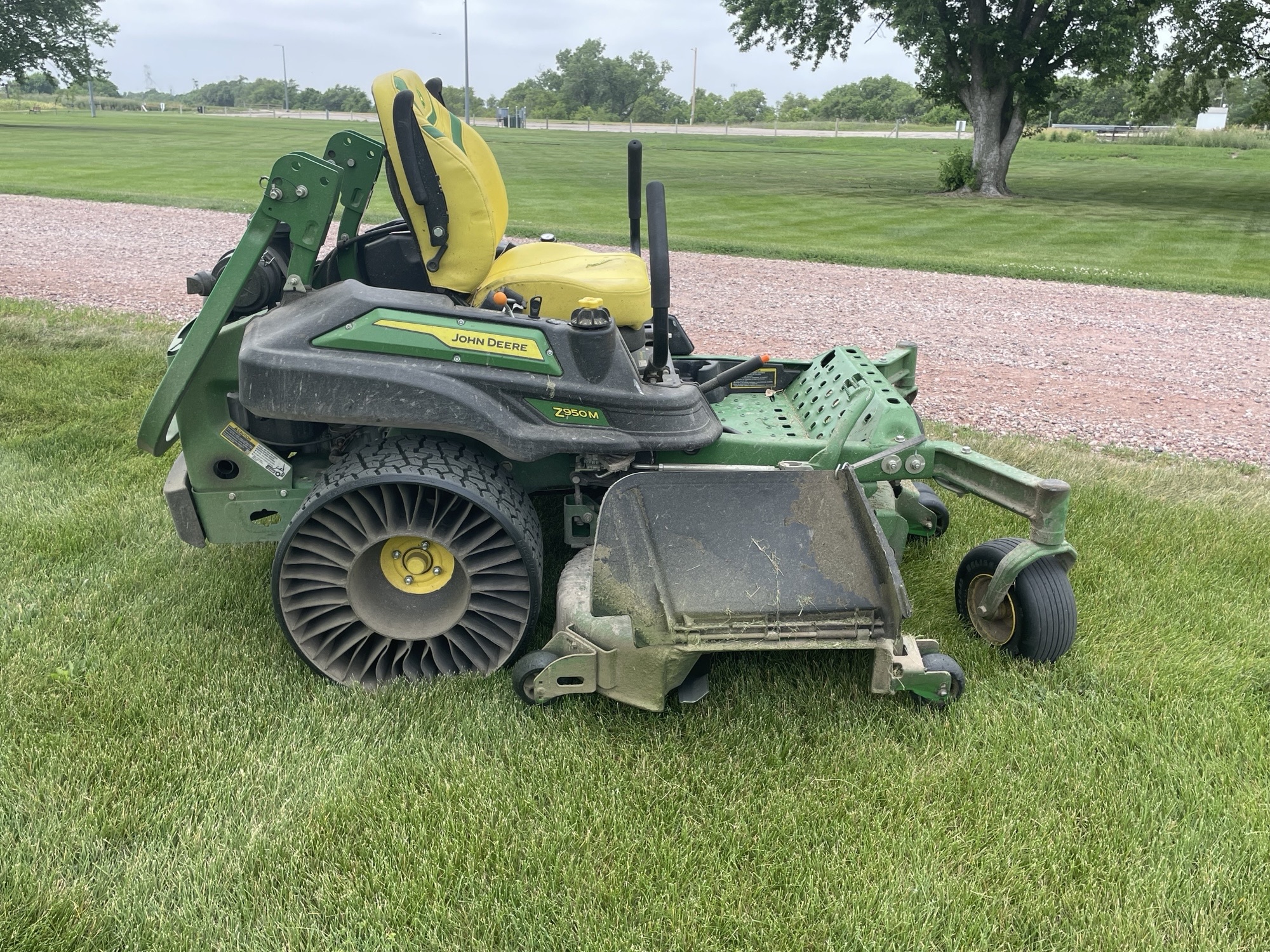  2023 John Deere Z950M at LandMark in Gothenburg, NE