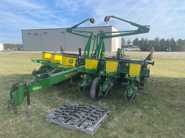  1998 John Deere 1760 at LandMark in Phillipsburg, KS