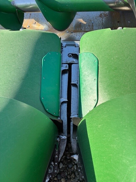  2015 John Deere 606C at LandMark in Lexington, NE